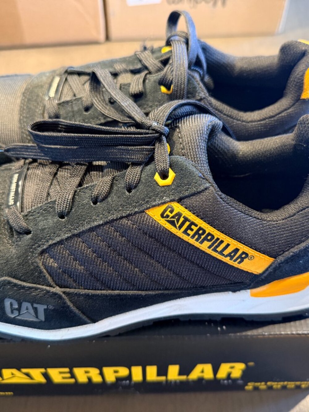 Caterpillar work shoes - Picture 4 of 8